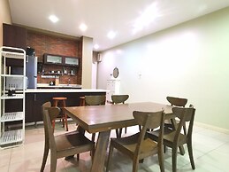 Sunset Seaview Vacation Condos City Centre @ IMAGO Shopping Mall