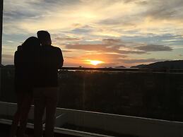 Sunset Seaview Vacation Condos City Centre @ IMAGO Shopping Mall