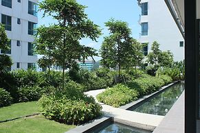 Sunset Seaview Vacation Condos City Centre @ IMAGO Shopping Mall