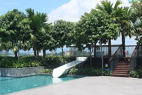 Sunset Seaview Vacation Condos City Centre @ IMAGO Shopping Mall