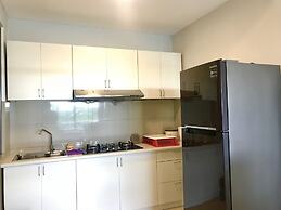 Sunset Seaview Vacation Condos City Centre @ IMAGO Shopping Mall