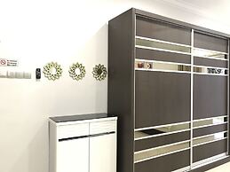 Sunset Seaview Vacation Condos City Centre @ IMAGO Shopping Mall