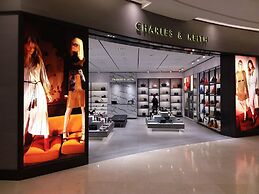 Sunset Seaview Vacation Condos City Centre @ IMAGO Shopping Mall