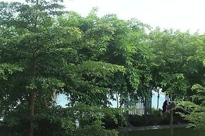 Sunset Seaview Vacation Condos City Centre @ IMAGO Shopping Mall