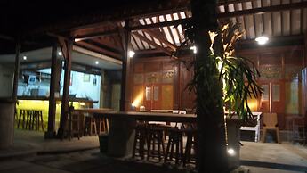 The Riverside Javanese Cottages
