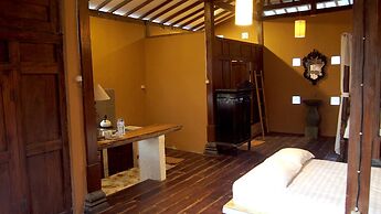 The Riverside Javanese Cottages