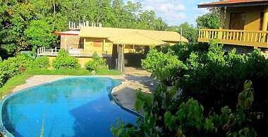 Shiny Lakeside Resort