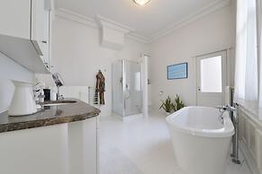 Zurenborg Area Apartments