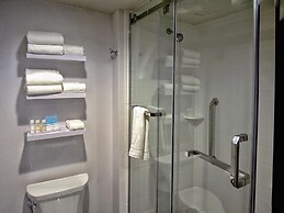 Hampton Inn & Suites Moore