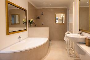 Cape Pillars Boutique Hotel