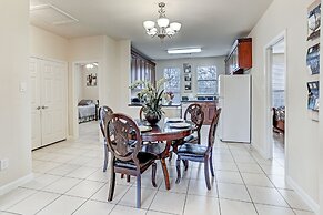 Villa Laverne 3 Bed Room Suite Furnished Condos