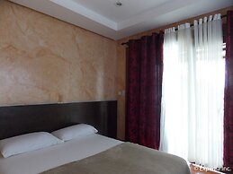 24/7 Lantawan Resort