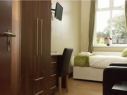 Hayat Hotel