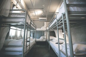 2W Bed & Breakfast Bangkok - Hostel