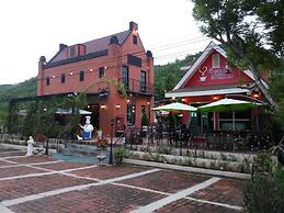 Stamp Hills Resort & Restaurant