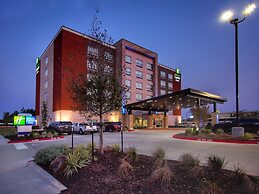 Holiday Inn Express & Suites Moore by IHG