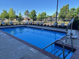 Holiday Inn Express & Suites Moore by IHG