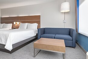 Holiday Inn Express & Suites Moore by IHG