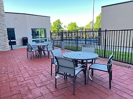 Holiday Inn Express & Suites Moore by IHG