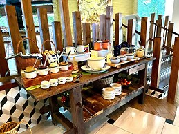 V Grand Hotel, a member of Radisson Individuals