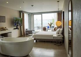 V Grand Hotel, a member of Radisson Individuals