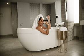 V Grand Hotel, a member of Radisson Individuals