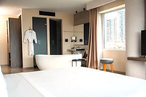 V Grand Hotel, a member of Radisson Individuals