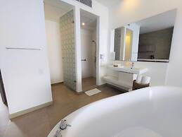 V Grand Hotel, a member of Radisson Individuals