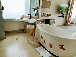 V Grand Hotel, a member of Radisson Individuals