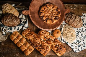 V Grand Hotel, a member of Radisson Individuals