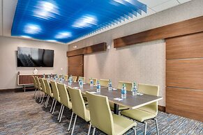 Holiday Inn Express & Suites Dallas North - Addison by IHG