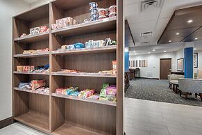Holiday Inn Express & Suites Dallas North - Addison by IHG