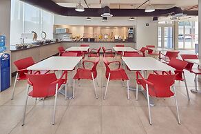 City Express Junior by Marriott Toluca Zona Industrial