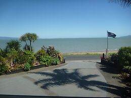 Pohutukawa Coast Bed & Breakfast