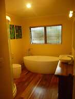 Pohutukawa Coast Bed & Breakfast