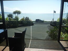 Pohutukawa Coast Bed & Breakfast