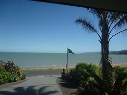 Pohutukawa Coast Bed & Breakfast