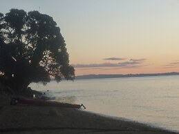 Pohutukawa Coast Bed & Breakfast