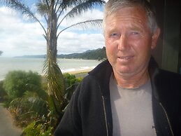 Pohutukawa Coast Bed & Breakfast