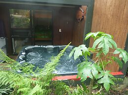 Pohutukawa Coast Bed & Breakfast