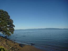 Pohutukawa Coast Bed & Breakfast
