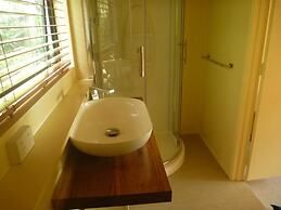 Pohutukawa Coast Bed & Breakfast