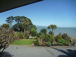 Pohutukawa Coast Bed & Breakfast