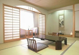 Yufuin Hotel Shuhokan