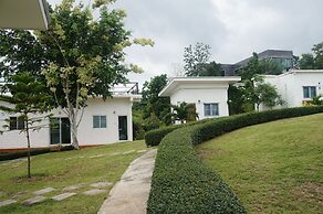 WhiteRock Resort Pakchong