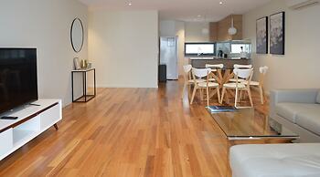 Kangaroo Bay Apartments