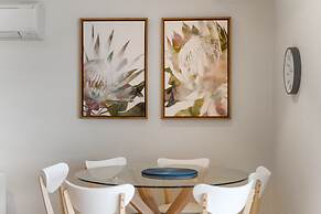 Kangaroo Bay Apartments