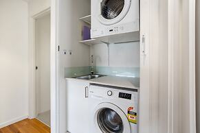 Kangaroo Bay Apartments