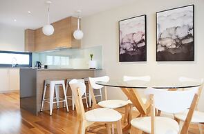 Kangaroo Bay Apartments