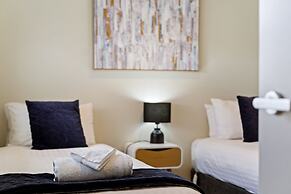 Kangaroo Bay Apartments